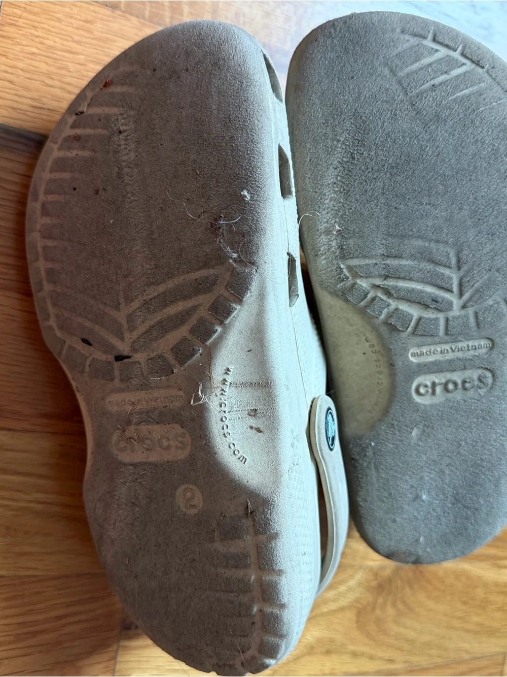 CROCS Kids Classic Clogs in Cream